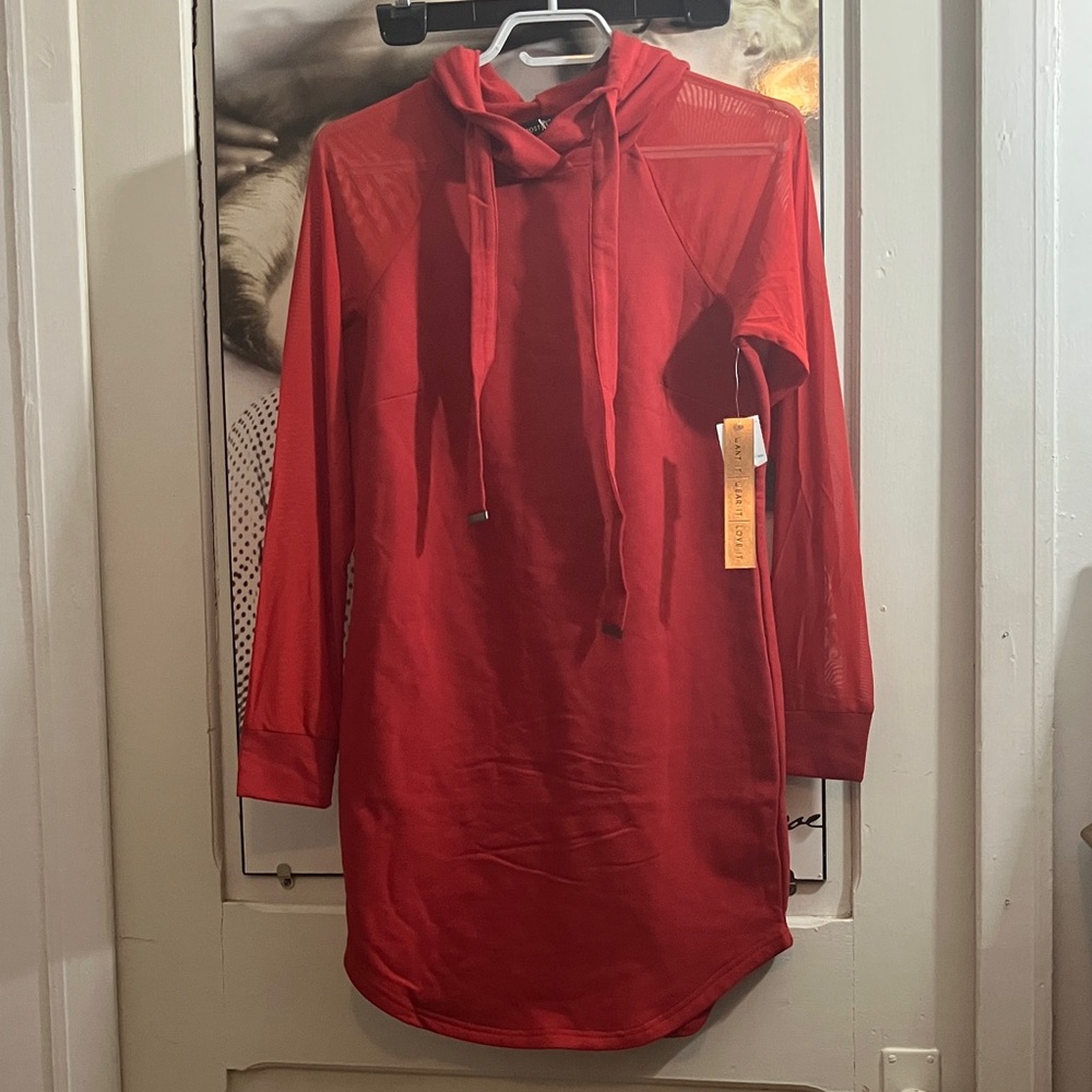 2/35$ Almost Famous Hooded sheer sleeves Vibrant Red Dress size small